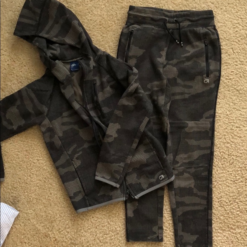 GapFit boys Medium matching sweat suit